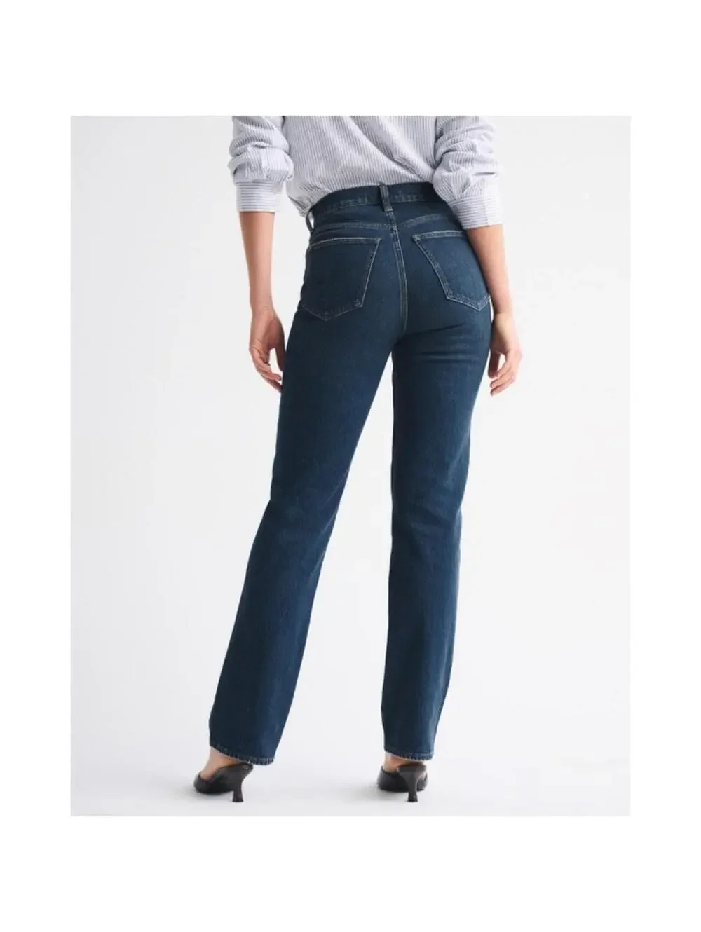 Abercrombie & Fitch The 90s Straight Ultra High Rise Dark Wash Jeans